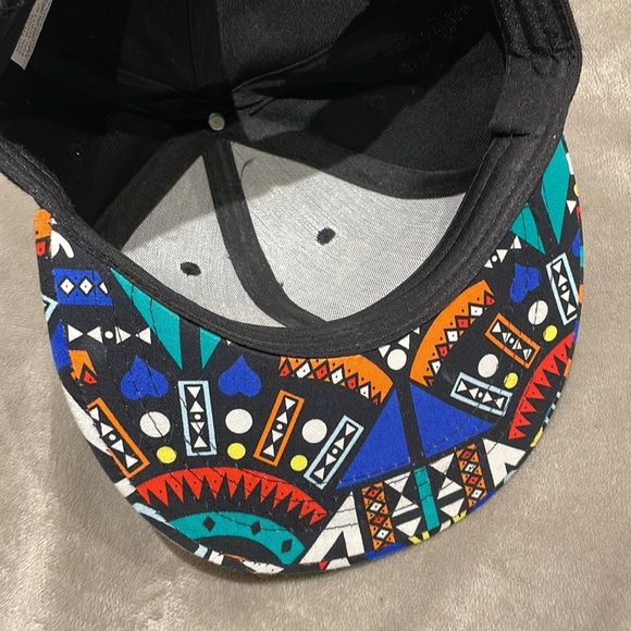 *NEW* Snapback Hat - Picture 2 of 3